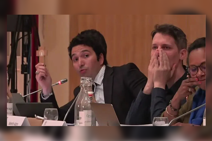 Voile, crucifix et prière à Ivry-sur-Seine : une laïcité à géométrie variable ?