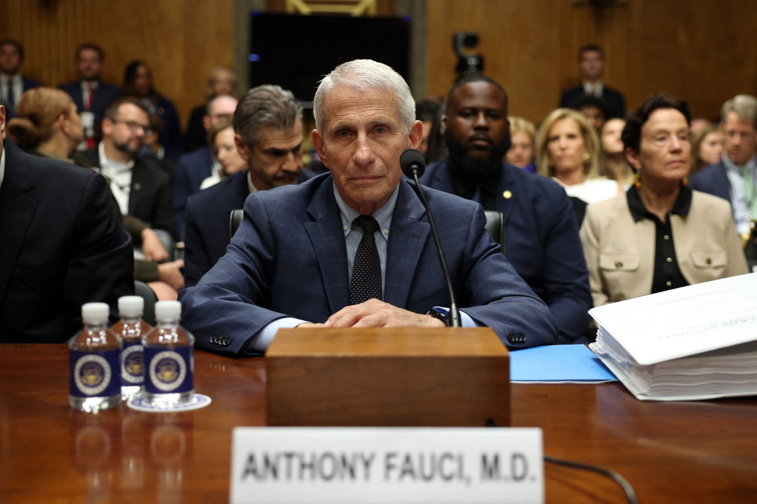 Anthony Fauci a-t-il caché délibérément les risques induits par la vaccination contre le Covid-19 pour les femmes enceintes ?
